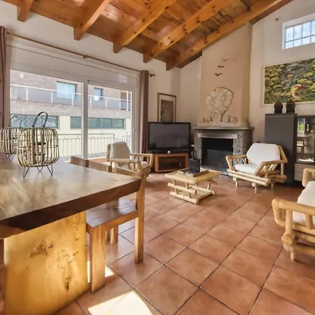 Sleeps 18 Pool Wifi Villa